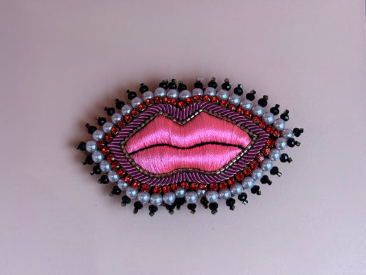 CELESTE MOGADOR KISS ME" MOUTH BROOCH